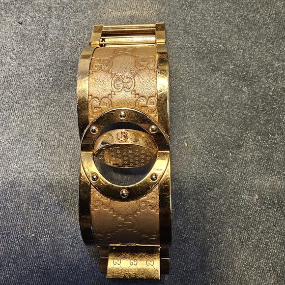 Gucci Bangle/Watch - Picture 2 of 4
